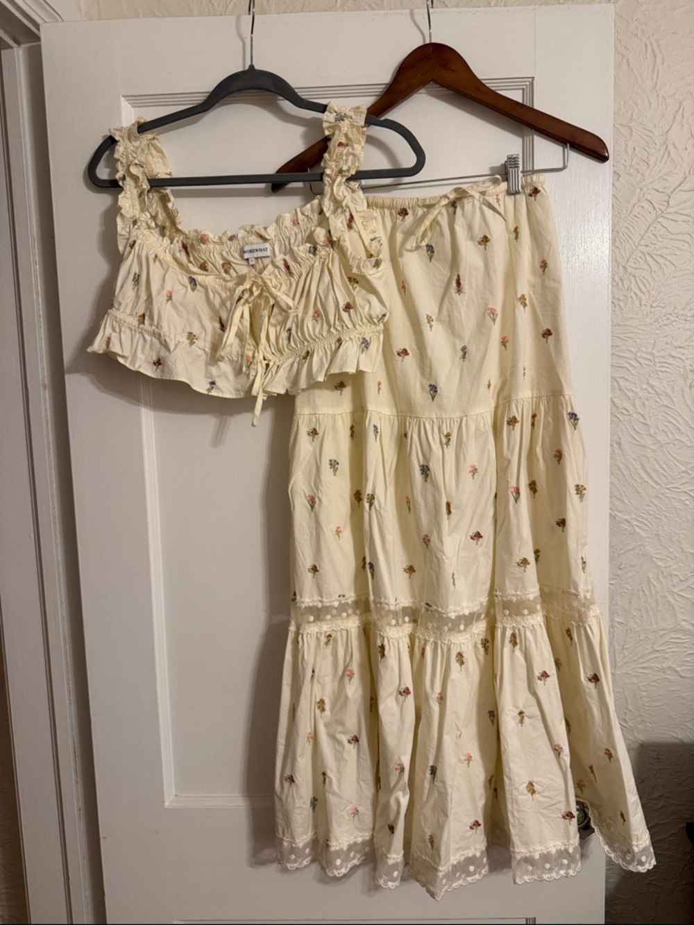 WeWoreWhat Cream Floral Maxi Skirt Set
